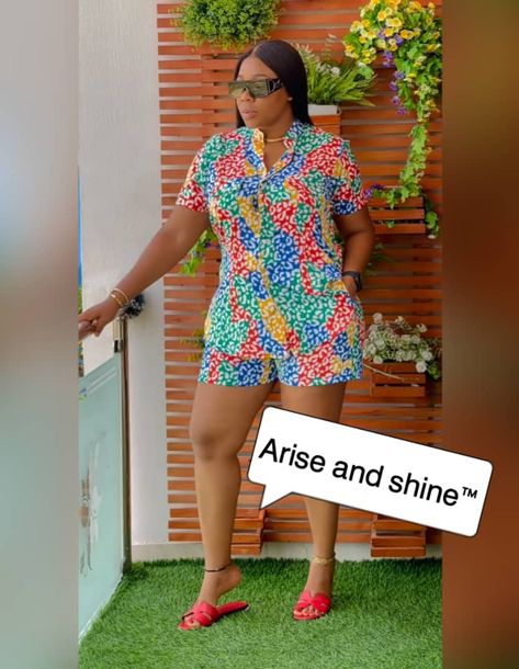 Two Piece Short And Shirt For Ladies, Short Nicker And Shirt For Ladies, Short And Top Set Two Pieces, Evergreen Room, Ankara Shorts, Textured Fabric Dress, Kitenge Designs, Two Piece Outfits Shorts, Classy Short Dresses