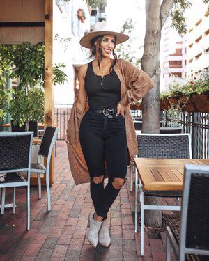 Bar Outfits Plus Size, Gal Outfits, Fedora Hat Outfit, Casual Bar Outfits, Gno Outfit, Mommy Outfits, Hat Outfit, Nashville Outfits, Perfect Harmony