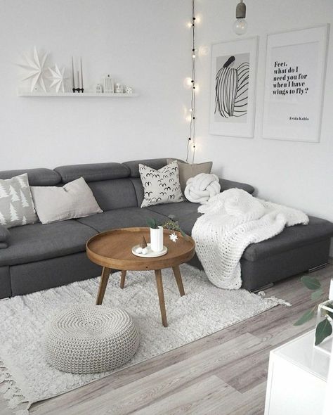 #livingroominterior #homedecor Boho Living Room With Grey Floors, Boho Living Room Gray Floors, Dark Grey Sofa Decor Ideas, Grey Couch Grey Floor Living Room, Rugs For Grey Couch, Dark Grey Couch Living Room Ideas, Couch Grau, Sofa Grau, Gray Couch