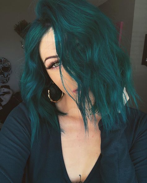 Welcome to the dark side 😎😈🖤 The green just wasn’t cuttin the mustard 🙅🏼‍♀️ (literally... my yellow was coming through 😂) soooo I put… Two Toned Hair Color Ideas For Brunettes, Dark Purple And Teal Hair, Fashion Colors Hair Ideas, Villian Era Hair Color, Hair Color Ideas With Grey, Short Light Hair Color Ideas, Fun Ways To Color Hair, Trendy Dyed Hair 2023, Cool Toned Vivid Hair