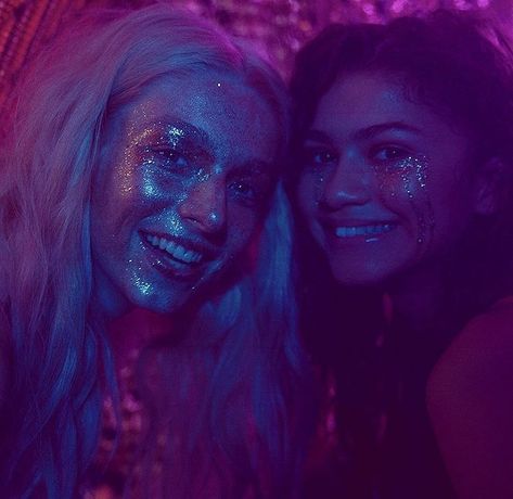 #euphoria #euphoriahbo euphoria hbo, euphoria aesthetic, euphoria bts, euphoria makeup, euphoria style, euphoria series, euphoria #hunterschafer, euphoria jules, hunter schafer euphoria, hunter schafer model, hunter schafer makeup, euphoria jules makeup,abstract makeup Euphoria Makeup Looks, K C Undercover, Model Tips, Euphoria Makeup, Makijaż Smokey Eye, Mia 3, Purple Aesthetic, Aesthetic Makeup, Looks Style