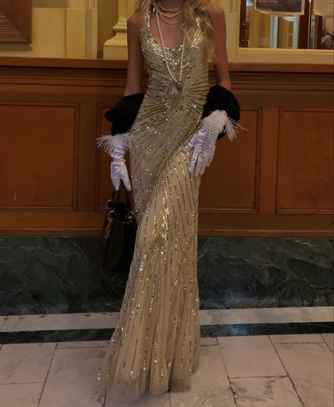 Hollywood Theme Prom, Great Gatsby Prom Dresses, Masquerade Party Outfit, Old Hollywood Prom, Gatsby Gown, Great Gatsby Prom, Gatsby Party Outfit, Themed Prom Dresses, Old Hollywood Dress