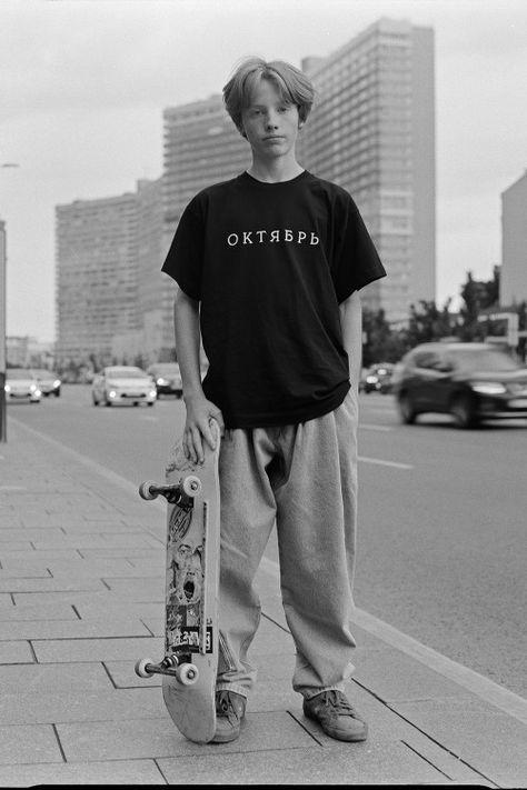 PACCBET Rassvet Winter 2018 Collection Gosha Rubchinskiy Moscow Skate Store Release Date For Sale Availbility Stile Ragazza Skater, Skater Boys Outfits, Skater Boy Style, Skater Boy Outfits, Sup Girl, Skate Boy, Stile Harry Potter, Looks Hip Hop, Skateboard Fashion