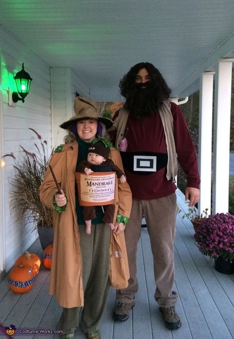 Baby Harry Potter Costume, Hagrid Costume, Baby Halloween Costumes Newborn, Professor Sprout, Diy Girls Costumes, Harry Potter Kostüm, Harry Potter Halloween Costumes, Newborn Halloween Costumes, Themed Halloween Costumes