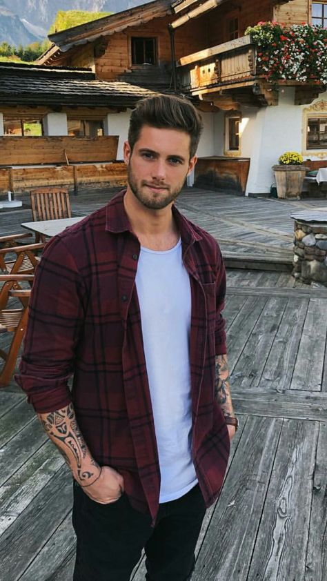 Mens Clothing Trends, Mens Smart Casual Outfits, Spring Outfits Men, Mens Casual Outfits Summer, Smart Casual Men, Men Fashion Casual Shirts, Stylish Men Casual, Beard Tattoo, Guys Clothing Styles