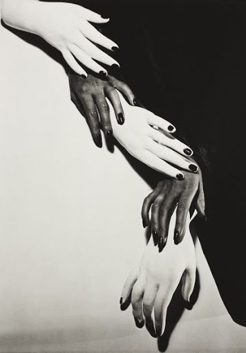 man ray Man Ray Photography, Horst P Horst, Hands Reaching Out, Poesia Visual, Francis Picabia, Alfred Stieglitz, Cecil Beaton, Black And White Photograph, Richard Avedon