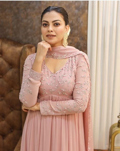 Frock Salwar, Dress Designs For Stitching, Pink Anarkali, Simple Frock Design, Salwar Suits Party Wear, Long Frock Designs, Stylish Kurtis Design, Simple Lehenga, Long Gown Design