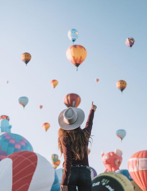 Go All the Way Up with a Hot Air Balloon Excursion Hot Air Balloons Photography, Hot Air Balloon Festival, Turkey Destinations, Cappadocia Turkey, Turkey Travel, Hot Air Balloons, Air Balloons, Photography Inspo, Hot Air Balloon