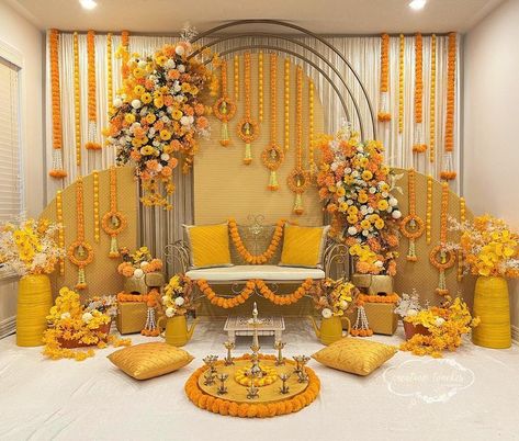 haldi ceremony, haldi decor, haldi function, haldi , bride and groom, bride haldi, groom haldi, wedding inspo, indian weddings, pre-wedding functions, wedding inspiration, wedding home decor, home decor Mehndi Decoration Ideas, Haldi Decoration Ideas, Haldi Ceremony Decorations, Haldi Decoration, Mehendi Decor Ideas, Simple Stage Decorations, Wedding Setup, Wedding Background Decoration, Wedding Entrance Decor