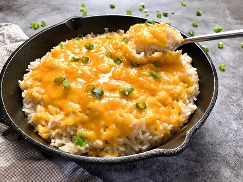 Cheesy Rice Recipes, Cheesy Rice, Cheese Rice, Beef Chili, Sharp Cheddar, Sharp Cheddar Cheese, Perfect Side Dish, Rice Recipe, Banana Bread Recipes