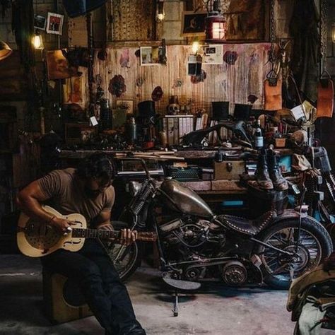 Man Garage, Man Cave Shed, Мотоциклы Harley Davidson, Moto Scrambler, Motorcycle Shop, Motorcycle Garage, Garage Interior, Its A Mans World, Garage Art