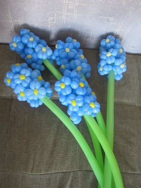 Balloon Flowers Bouquet, Balloon Flower Bouquet, Flower Balloons Diy, Festa Power Rangers, Balloon Bouquet Diy, Twisting Balloons, Balloon Crafts, Balloon Display, Diy Balloon Decorations