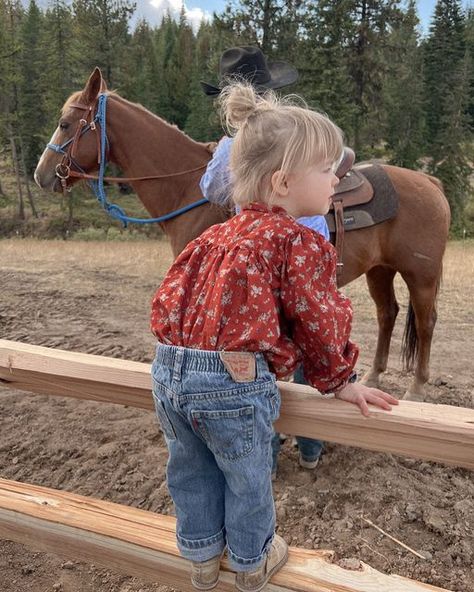 Cute Country Lifestyle, Two Kids Aesthetic, Baby Outfits Aesthetic, Theo Silva, Winter Hamilton, Children Aesthetic, Sophie Taylor, Kid Pictures, Aesthetic Kids