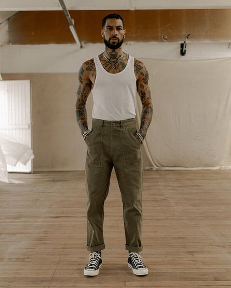 Twill Pants Outfit Men, Fatigue Pants Outfit Men, Olive Pants Outfit Men, Olive Pants Men, Olive Pants Outfit, Fatigue Pants, Smart Casual Menswear, Olive Pants, Pants Outfit Men