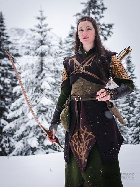 Royal Elf Clothes, Elf Adventurer Outfit, Wood Elf Armor, Wood Elf Clothing, Elf Outfit Women Warriors, Nature Elf Outfit, Elvin Clothes, Wood Elf Outfit, Wood Elf Cosplay