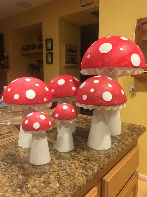 Alice And Wonderland Mushrooms, Fairy Mushroom Party Decor, Diy Big Mushroom Decor, How To Make Big Mushrooms Decor, Alice Wonderland Decoration, Alice In Wonderland Mushrooms Diy, Mushroom Props Diy, Enchanted Wonderland Theme, Alice And Wonderland Homecoming