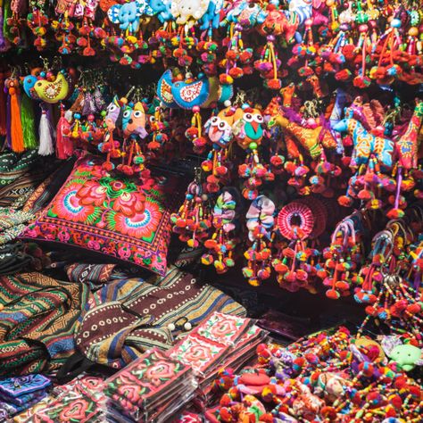 10 Souvenirs You Should Buy in Bangkok, According to Locals Pakistani Souvenirs, Thailand Market, Thai Coffee, Vegetable Meatloaf, Elephant Pants, Spring Chicken, Scrapbook Videos, Bag Pattern Free, Italian Chicken