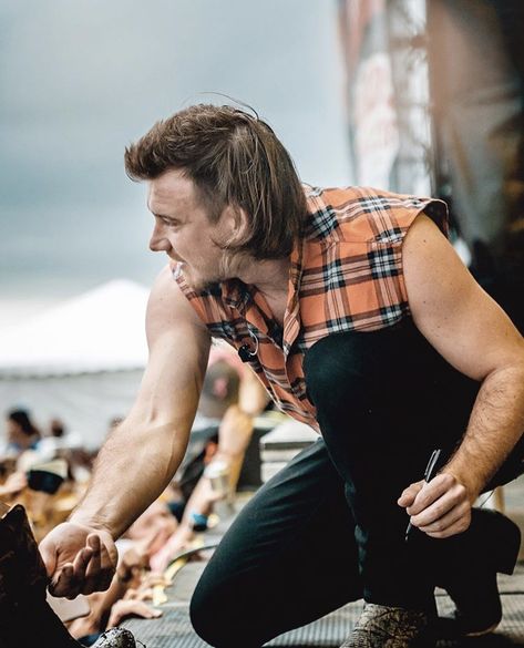 morgan wallen Morgan Wallen Hair, Morgan Wallen Mullet, Morgan Wallen Haircut, Morgan Wallen Aesthetic, Best Singers, Country Relationship Goals, Country Relationships, Country Backgrounds, N Word