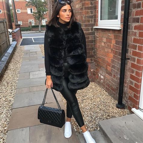 The fur gilet is out Faux Fur Vests Outfits, Gilet Outfit, Fur Vest Outfits, Black Fur Vest, Fur Coat Outfit, Fur Gilet, Coat Outfits, Vest Outfits, Fur Vest