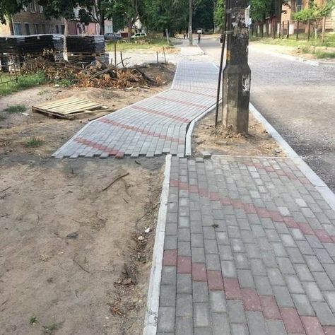 35 Funny construction fails. - Wtf Gallery Construction Fails, You Had One Job, Design Fails, Modern Architects, Humor Videos, Humor Grafico, One Job, Circle Of Life, Epic Fails