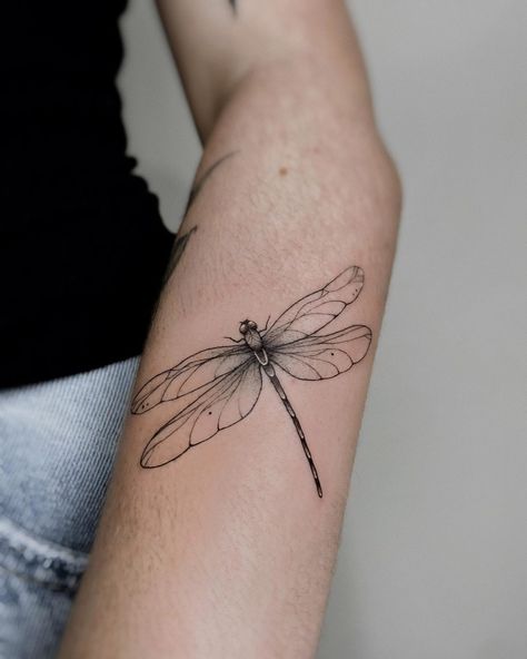 Dragonfly Tattoo Ideas, Dragon Fly Tattoo, Fly Tattoo, Small Dragonfly Tattoo, Flying Tattoo, Dragonfly Tattoo Design, Tattoo Ideas Female, Dragonfly Tattoo, Tattoo Cover