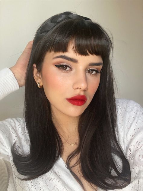 Parisian Make Up Look, France Makeup Look, Elegant Makeup Aesthetic, Makeup Looks Vintage, Nyc Makeup Looks, French Makeup Look Aesthetic, French Make Up Look, French Maid Makeup, French Makeup Looks