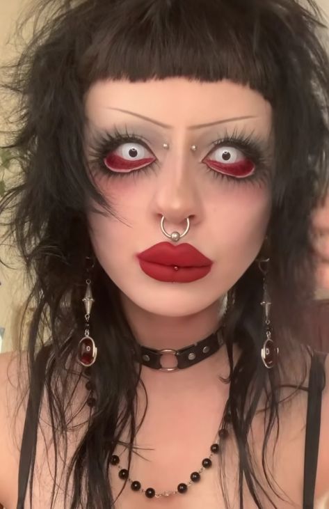 Tumblr Makeup Aesthetic Grunge, Really Creepy Halloween Costumes, Slipknot Concert Makeup, Goth Princess Makeup, Simple Drag Makeup Looks, Crazy Person Makeup, Red Hair Halloween Ideas, Emo Zombie Makeup, Halloween Drag Makeup