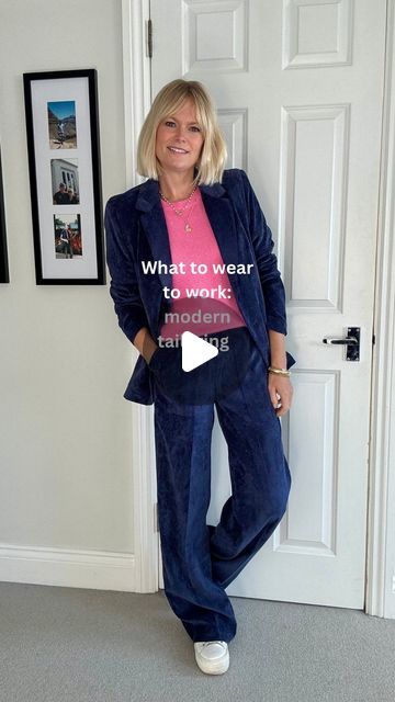 Claire Lopez on Instagram: "Question 🙋‍♀️ What to wear to work…

Answer: A suit … but not necessarily as you know it!!

This is a slouchier, less formal and softer version of the traditional suit and that’s why it works so well for today’s more relaxed office dress codes. 

I’ve been asked a lot about workwear capsules and if this isn’t a great foundation for your capsule then I don’t know what is!!

Take one suit…
👔dress it down with a tee and trainers
👔 dress is up with a shirt and heels 
👔 go smart casual with a knit with or without the jacket
👔 wear for the evening with a cami and metallics 
👔 mix & match with different jackets or jeans 

And here you have your answer to a whole host of workwear outfits and more 🙌🙌🙌 

Suit/pink & white knits @whitecoco.insta Ad/pr
Tee @uniqloe Dress Trainers Outfit, Claire Lopez Style, Workwear Outfits, Workwear Capsule, What To Wear To Work, Office Dress Code, Trainers Outfit, Traditional Suit, Office Dress