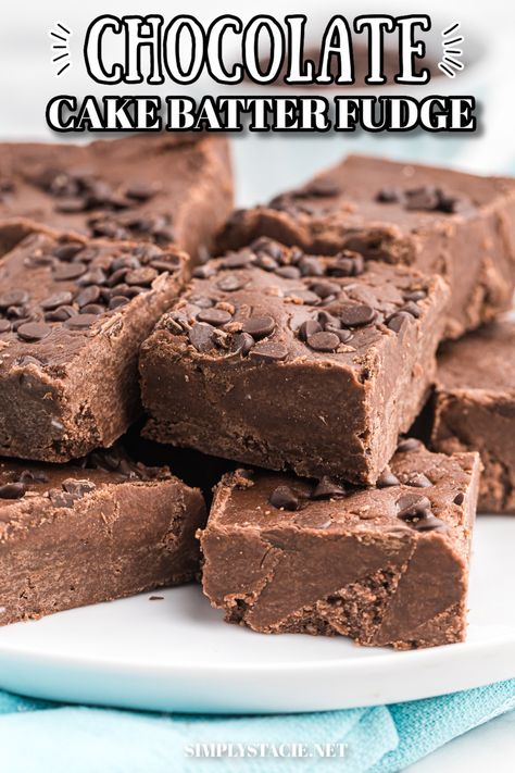 Photo of the chocolate cake batter fudge cut into squares on a plate. Baked Fudge Recipe, Cake Mix Fudge, No Bake Fudge, Chocolate Cake Batter, Cake Batter Fudge, Easy Fudge Recipe, Fudge Dessert, Fudge Brownie Recipe, Simply Stacie