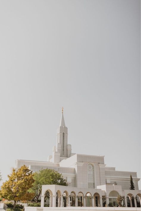 Lds Temple Wallpaper, Lds Aesthetic, Church Wallpaper, Temple Aesthetic, Bountiful Temple, Book Of Mormon Scriptures, Lds Pictures, Jesus Christ Lds, Lds Temple Pictures