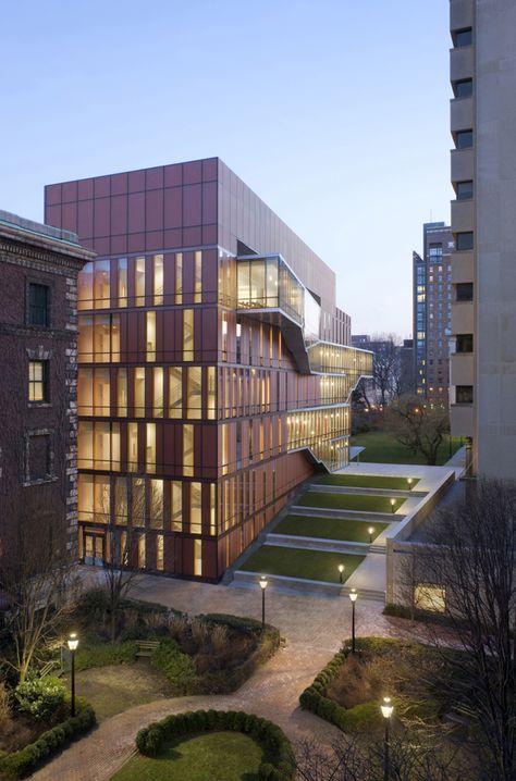 Diana Center, Barnard College - WEISS/MANFREDI Barnard College, Eco Architecture, Meteor Garden 2018, Architecture Awards, Building Facade, Brick Building, Architecture Exterior, Design Competitions, Facade Architecture