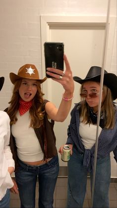 Cowgirl Style Costume, Western Party Outfit Ideas, Cowboy Inspo Outfit, Cowgirl Cowboy Costume, Wild West Halloween Costumes, Wild West Outfits Spirit Week, Cowgirl Outfit Ideas For Women, Simple Cowgirl Costume, Cowboy Outfits For Women Halloween