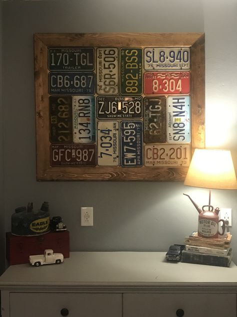 Vintage Toy Car Display, Old Car Room Decor, Display License Plates, Vintage Car Room Decor, Vintage Car Themed Bedroom, Vintage Car Bedroom Ideas For Boys, Vintage Car Boys Bedroom, Vintage Truck Nursery Theme, Vintage Car Room For Boys