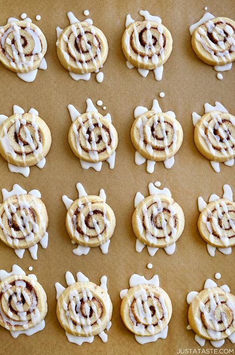 Cinnamon Roll Cookies Cookies With Icing, Holiday Baking List, Baking List, Bite Size Snacks, Cinnamon Roll Cookies, Bite Size Cookies, Just A Taste, Best Sweets, Christmas Cookie Exchange