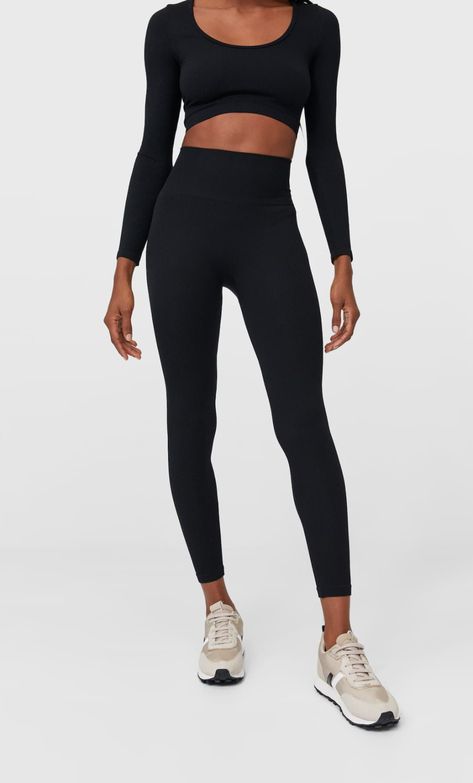 Malla seamless - Nuevo de mujer | Stradivarius España - Islas Canarias Seamless Leggings, Fashion Updates, Moda Fashion, Black Noir, Black Leggings, Trousers Women, Women's Leggings, Two Piece Pant Set, Mango