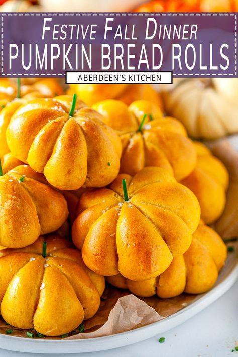 Pumpkin Dinner Rolls Recipe, Pumpkin Bread Rolls, Homemade Rye Bread, Fresh Pumpkin Recipes, Thanksgiving Bread, Pumpkin Recipes Dinner, Tiny Pumpkins, Thanksgiving Baking, Bread Rolls Recipe