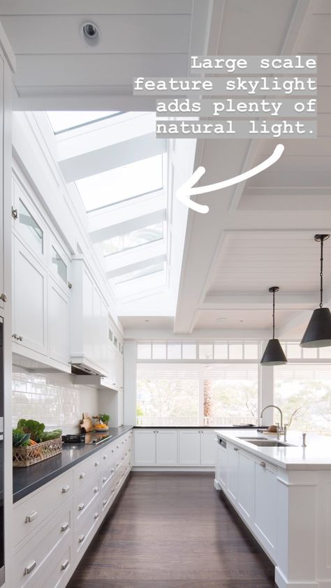 Skylight at the back kitchen Skylight Design, Skylight Kitchen, Open Plan Kitchen Dining, Kitchen Redesign, Kitchen Dining Living, Kitchen Room Design, Kitchen Inspiration Design, Kitchen Redo, Open Plan Kitchen