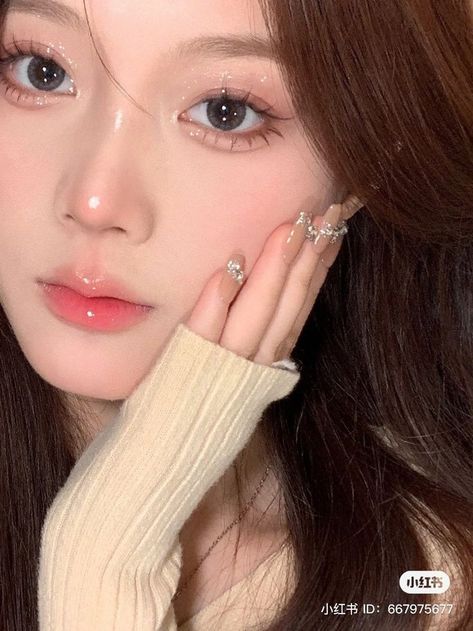 Peachy Makeup Look, Makeup Fantasi, Makeup Ala Korea, Korean Beauty Makeup, Makeup Asia, Makeup Layout, Makeup Cantik, Asian Makeup Looks, Korean Makeup Look