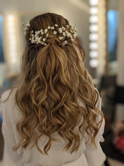 Fairytale Hairstyles Princesses, Fairytale Wedding Hair, Fairytale Hairstyles, Romantic Fairytale Wedding, Fairytale Hair, Quinceanera Theme, Fairy Gown, Hairstyles For Gowns, Ball Hair