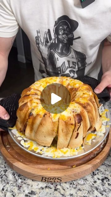 24K views · 1.3K likes | Food Dudes on Instagram: "Taco Crunch Ring 🌮 #easyrecipes #familydinner #mexicanfood #tacotuesday" Taco Crunch Ring, Bundt Pan Taco Ring, Taco Ring With Crescent Rolls, Taco Ring Recipe, Food Dudes, Taco Ring, Roll Recipes, Crescent Roll Recipes, Crescent Roll