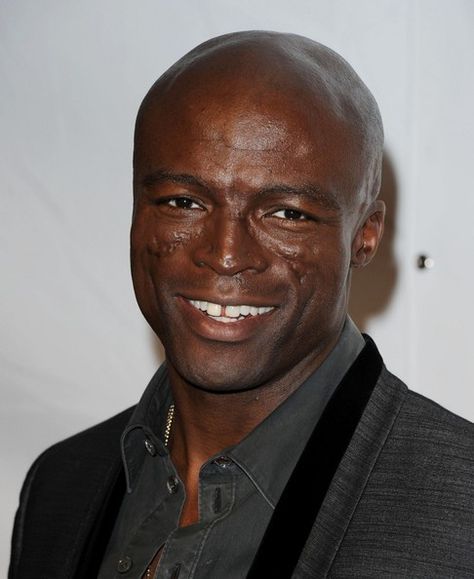 Seal (British singer)...gorgeousss  On the market again! Seal Singer, Batman Forever, Joe Black, 90s Memories, Soul Singers, Black Music, Famous Singers, Never Stop Exploring, Music Fans