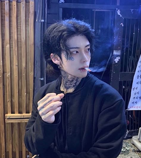 Kou Diabolik Lovers, Kore Ulzzang, Handsome Asian Men, Hot Asian Men, Boy Tattoos, Cute Asian Guys, Aesthetic People, Korean Boy