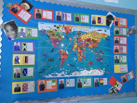 Tutor board. for primary or secondary school. Creative classroom display. Geography teaching map of the world Lab Decoration Ideas, Classroom Displays Secondary, Diversity Display, Esl Classroom Decor, Teaching Maps, Multicultural Classroom, Diversity In The Classroom, Geography Classroom, Travel Theme Classroom