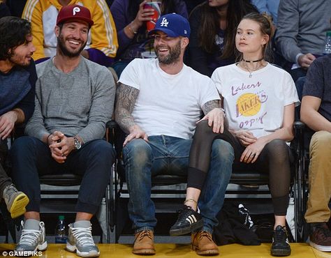 Date night: New parents Adam Levine and Behati Prinsloo enjoyed an evening out as just the two of them while attending an Los Angeles Lakers game Adam Levine Wife, Date Outfit Men, Behati Prinsloo Style, Adam And Behati, Boyfriends Be Like, Lakers Game, Josh Duhamel, Behati Prinsloo, Date Outfit