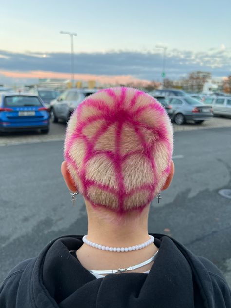 Spider Web Shaved Head, Spiderweb Shaved Head, Painted Buzzcut Men, Spider Web Buzzcut, Buzz Cut Bleach Designs, Buzz Cut Color Designs, Buzzcut Dye Design, Spiderweb Buzzcut, Bleached Buzzcut Design