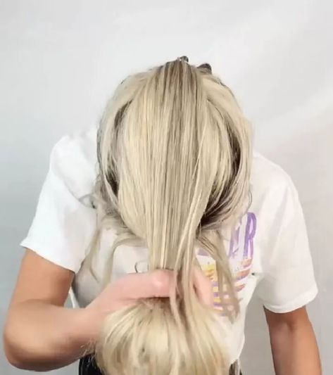 This is a guide on an easy pull-through braid. Learn how to do an easy pull-through braid in this quick tutorial. Pull Through Braid, Dress Alterations, Shirt Dress Casual, Pull Through, Hair Elastics, Tee Outfit, Blouse Outfit, Clothing Care, Down Hairstyles