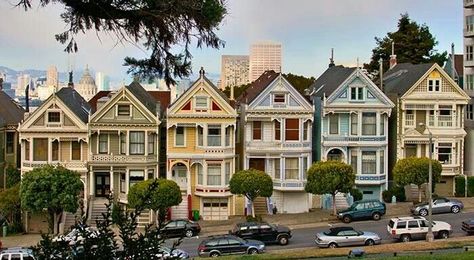 ,7 SISTER ROW HOUSES SAN FRANCISCO. Painted Lady House, Painted Ladies San Francisco, San Francisco Photos, San Francisco Houses, American Houses, Painted Ladies, Victorian Architecture, Row House, San Fran