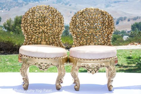 Exquisite Indian wedding ceremony seats. http://www.maharaniweddings.com/gallery/photo/122233 Wedding Ceremony Seats, Indian Seating, Indian Bedroom Design, Wedding Ceremony Seating, Indian Bedroom, Flower Garland Wedding, Indian Theme, Royal Indian, Wedding Furniture