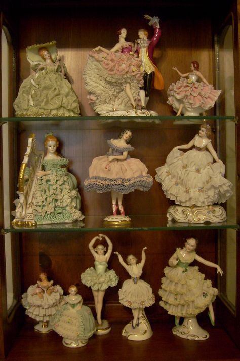 Porcelain Figures Aesthetic, Dresden Dolls Aesthetic, Porcelain Doll Collection, Doll Collection Aesthetic, Antique Figurines, Dresden Dolls, Images Hello Kitty, Art Major, Uc Berkeley