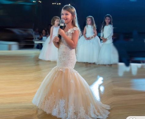 I love this for my mini Girls Pageant Gowns, Flower Girl Dresses Mermaid, Pageant Dresses For Teens, Kids Pageant Dresses, Mermaid Girls, Flower Girls Dresses, Cheap Flower Girl Dresses, Wedding Dresses With Flowers, Girls Pageant Dresses